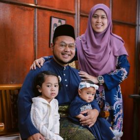 Cucu Laksamana, Family in Sungai Udang