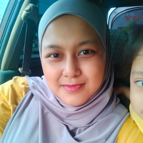 Nur, Pengasuh di Port Dickson