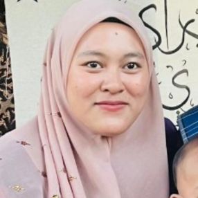 Farah afida, Babysitter in Ajil