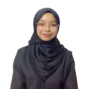 Irdina, Pengasuh di Kepala Batas