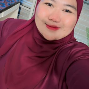Yatie, Pengasuh di Pulau Indah
