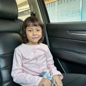Amira, Keluarga di Batang Kali