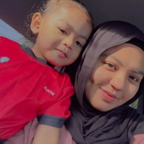 Nur Ain, Pengasuh di Sungai Siput