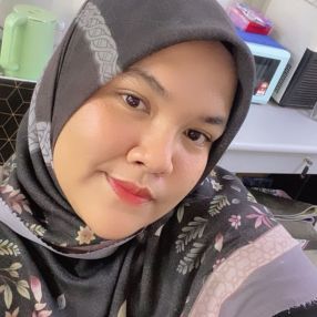 Nur Atikah, Pengasuh di Chukai