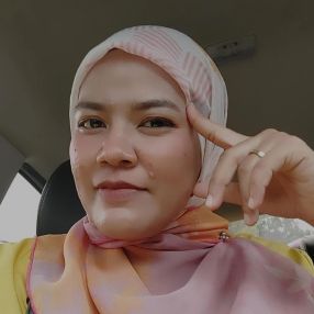 Sis, Babysitter in Sandakan