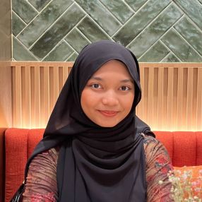 Suraya, Pengasuh di Serdang