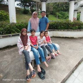 AZARINA, Babysitter in Simpang Ampat