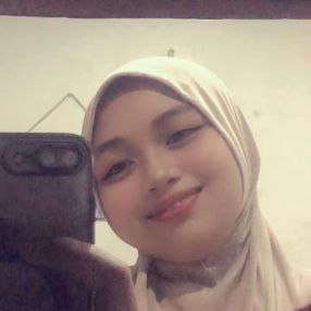 Nur, Pengasuh di Batu Gajah