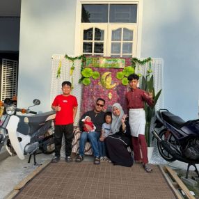 Siti, Family in Paka