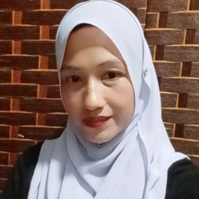 Eqin, Pengasuh di Durian Tunggal