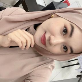Nur, Keluarga di Port Dickson