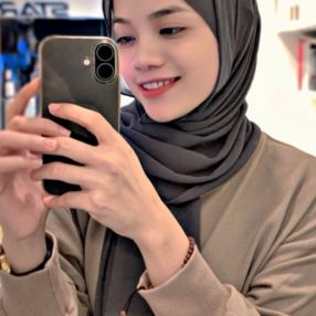 Nor, Babysitter in Dengkil