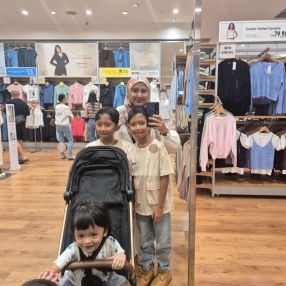 Shikin, Keluarga di Melaka