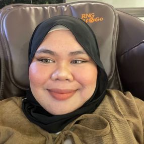 Allyya, Pengasuh di Melaka