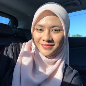 Anis, Babysitter in Batu Caves