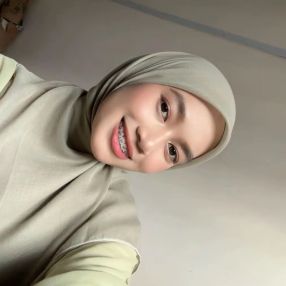 Nurul, Pengasuh di Pulau Indah