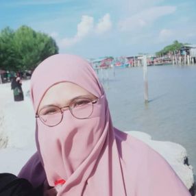 Suhaiza, Babysitter in Kampung Gajah