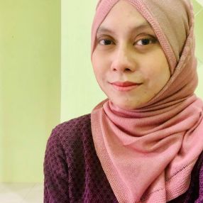 Haneem, Babysitter in Tanjong Malim
