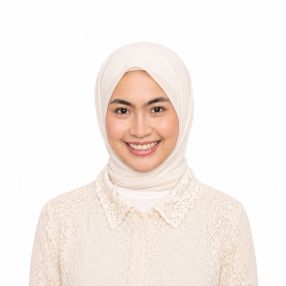 Nur, Babysitter in Gemencheh