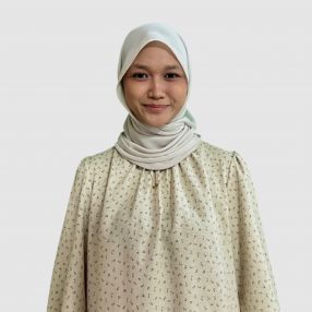 Natasha, Pengasuh di Shah Alam
