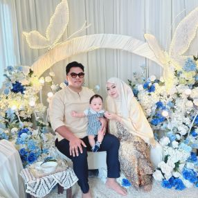 Eyrah, Family in Kuching