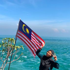 SALSABILLA, Pengasuh di Si Rusa