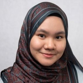 Hanis, Pengasuh di Kajang