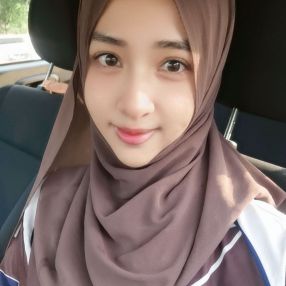Nur, Babysitter in Chukai