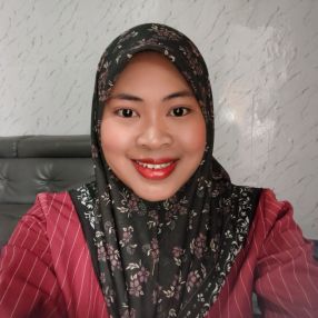 Shahyra, Babysitter in Seremban