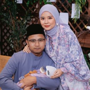 Aziela, Keluarga di Putrajaya