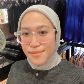 Izzatul, Babysitter in Gelang Patah