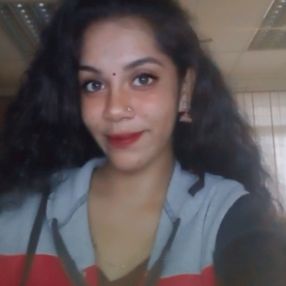 Tasheni, Babysitter in Klang