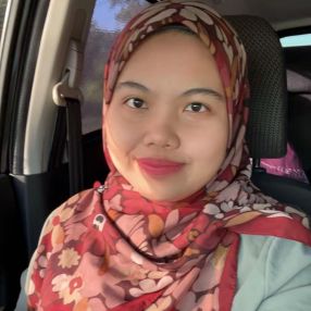 Ain safiqah, Pengasuh di Pekan