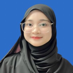 Athirah, Pengasuh di Si Rusa