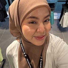 Putri, Babysitter in George Town