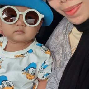 Alia, Keluarga di Jenjarom