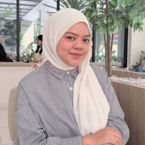 Ayu, Babysitter in Puncak Alam