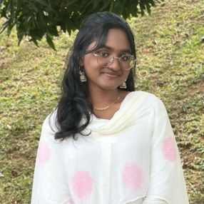 Shamitra, Babysitter in Behrang Stesen