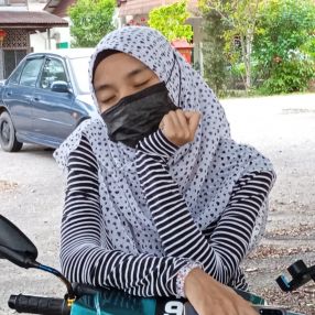 Siti, Babysitter in Muar