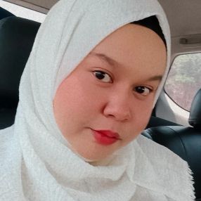 Shuhaina, Babysitter in Gelugor