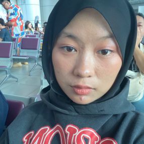 Dang, Babysitter in Gelugor