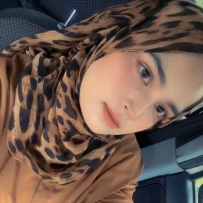 Sarah, Pengasuh di Sungai Buloh