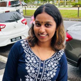 Suhasini, Pengasuh di Durian Tunggal