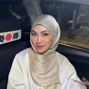 Asmaa, Babysitter in Dengkil