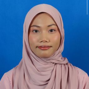 Ayunee, Pengasuh di Jasin
