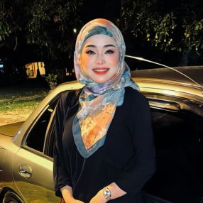 Lyana, Babysitter in Merlimau