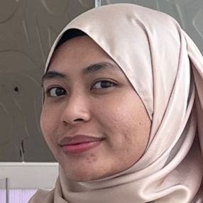 Nur, Babysitter in Temerloh