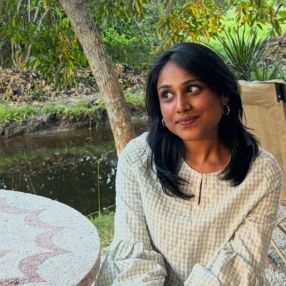 Kirithika, Pengasuh di Sungai Buloh