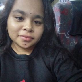 Hema, Babysitter in Gelang Patah