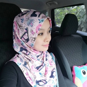 Nomie, Babysitter in Semenyih